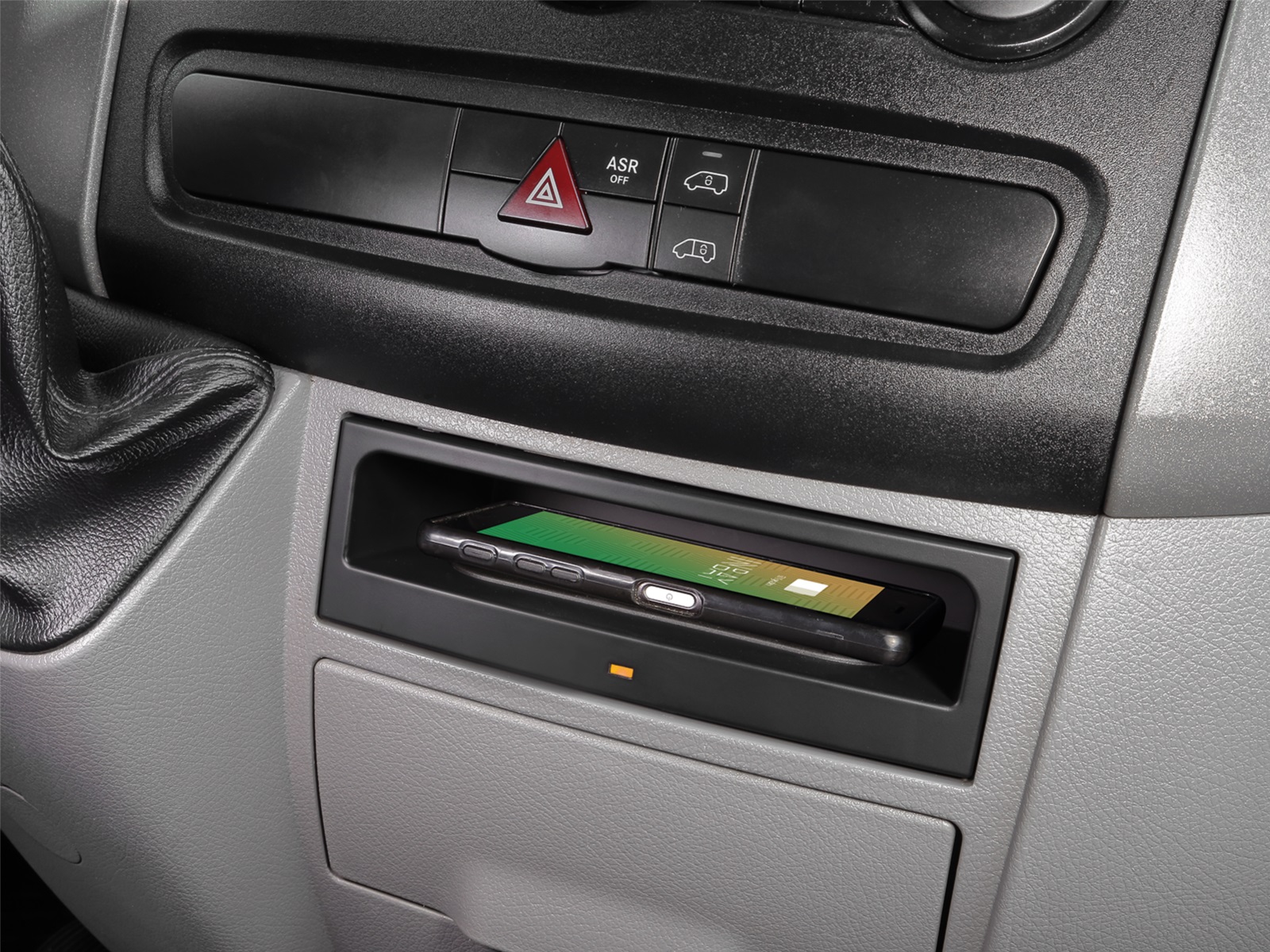 VW Crafter, Mercedes Sprinter (->2018) smartphone wireless charging. INBAY 241190-58-1