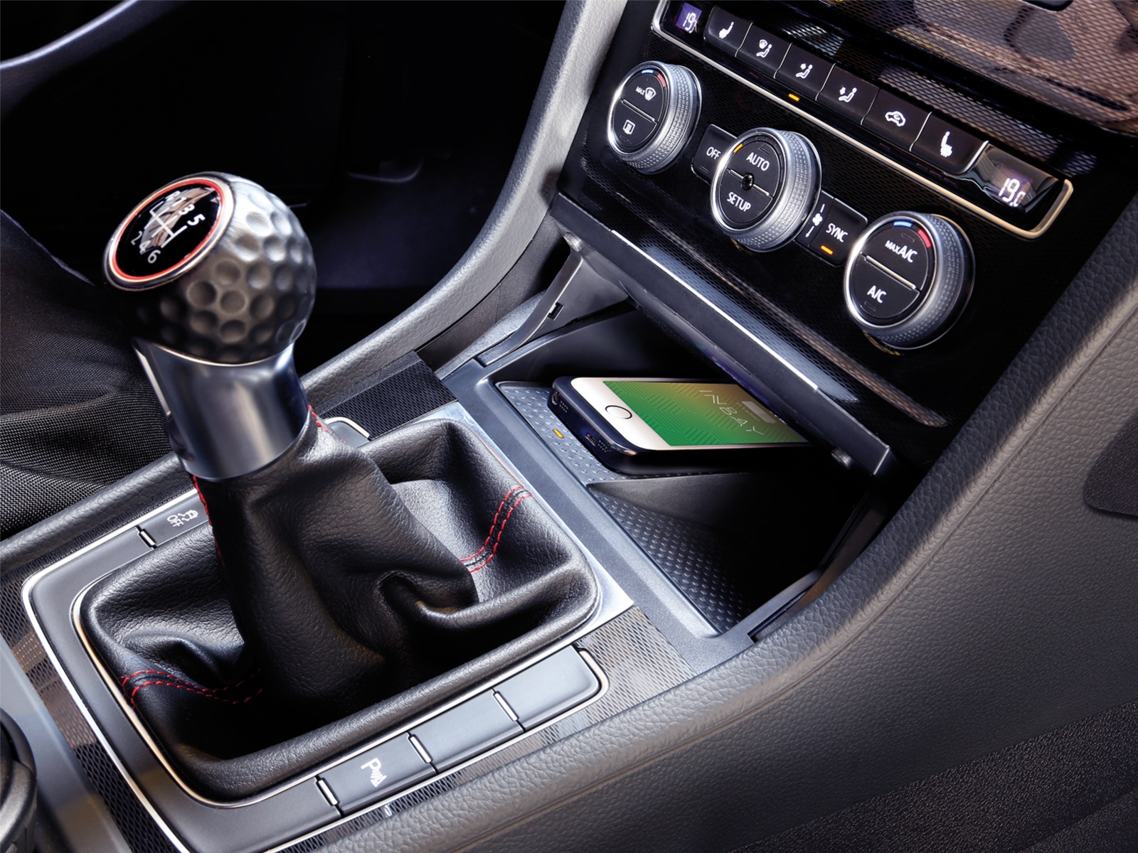 VW Golf VII (->2020) smartphone wireless charging. INBAY