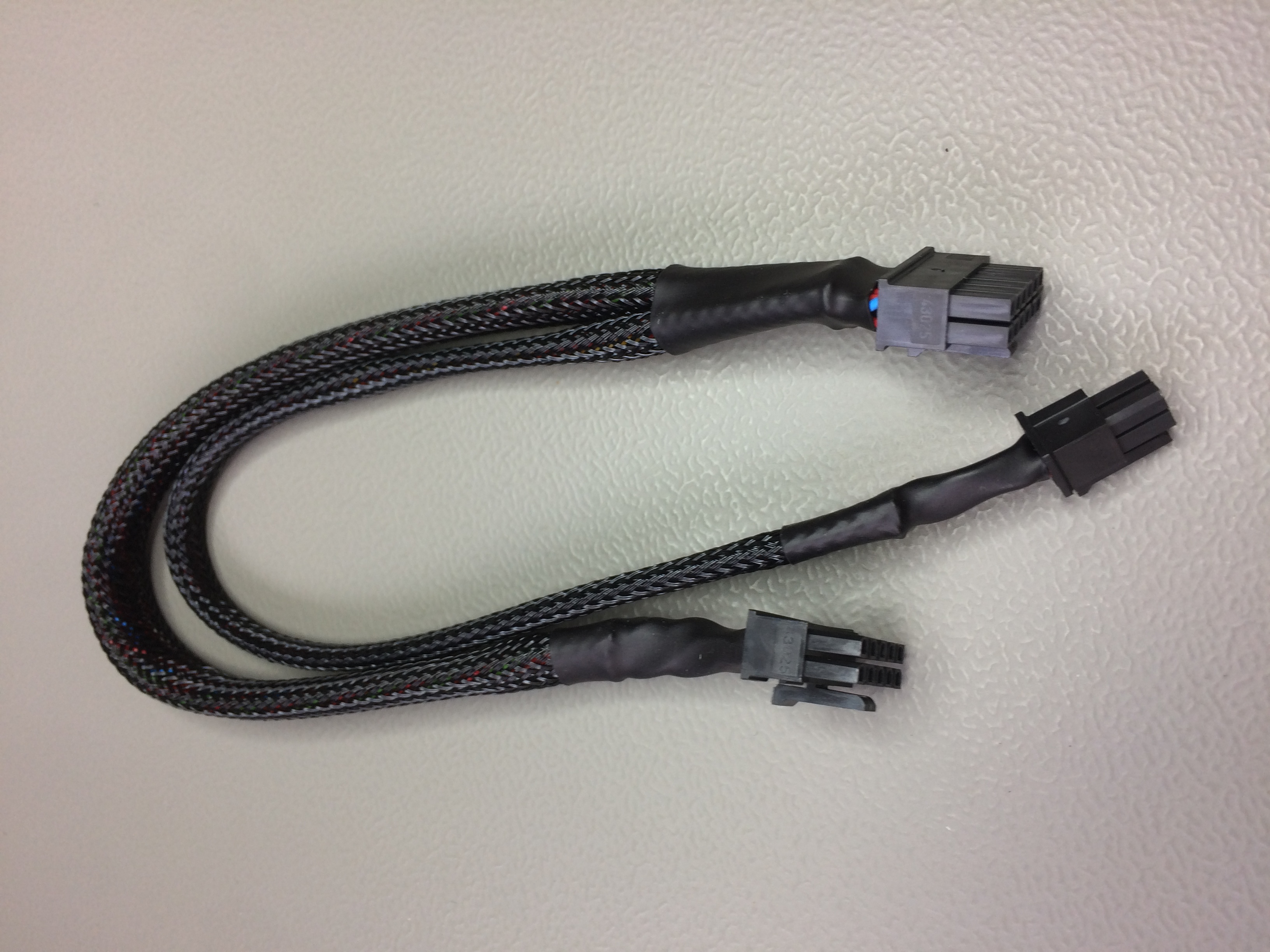 Audison Prima APL2 extension cable.