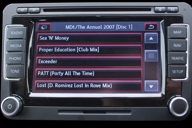 Dension adapter iPhone, AUX (replaces CD changer) for VW. GW16V21