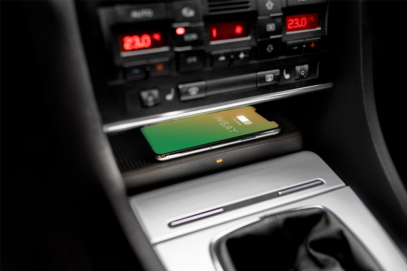 Audi A4 (->2009) smartphone wireless charging. INBAY 241321-56-1