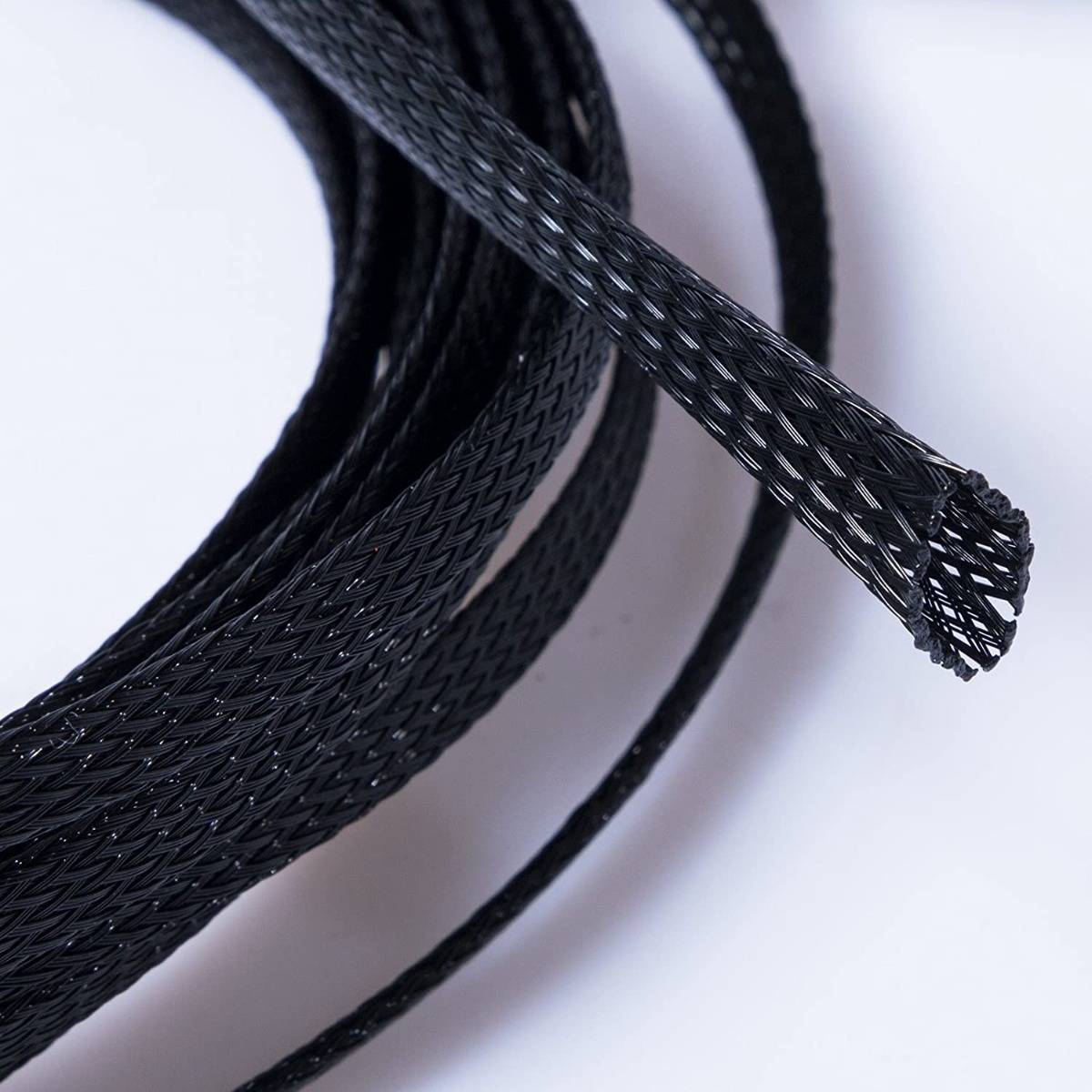 Expandable braided cable sleeving (15.0 mm).