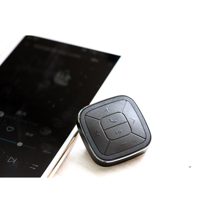 Tunai Button Bluetooth controller.