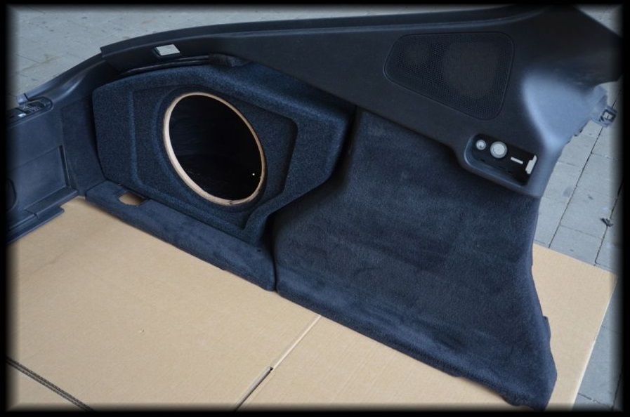 Porsche Panamera L (2016->) subwoofer box (stealth). PORSCHE.01L