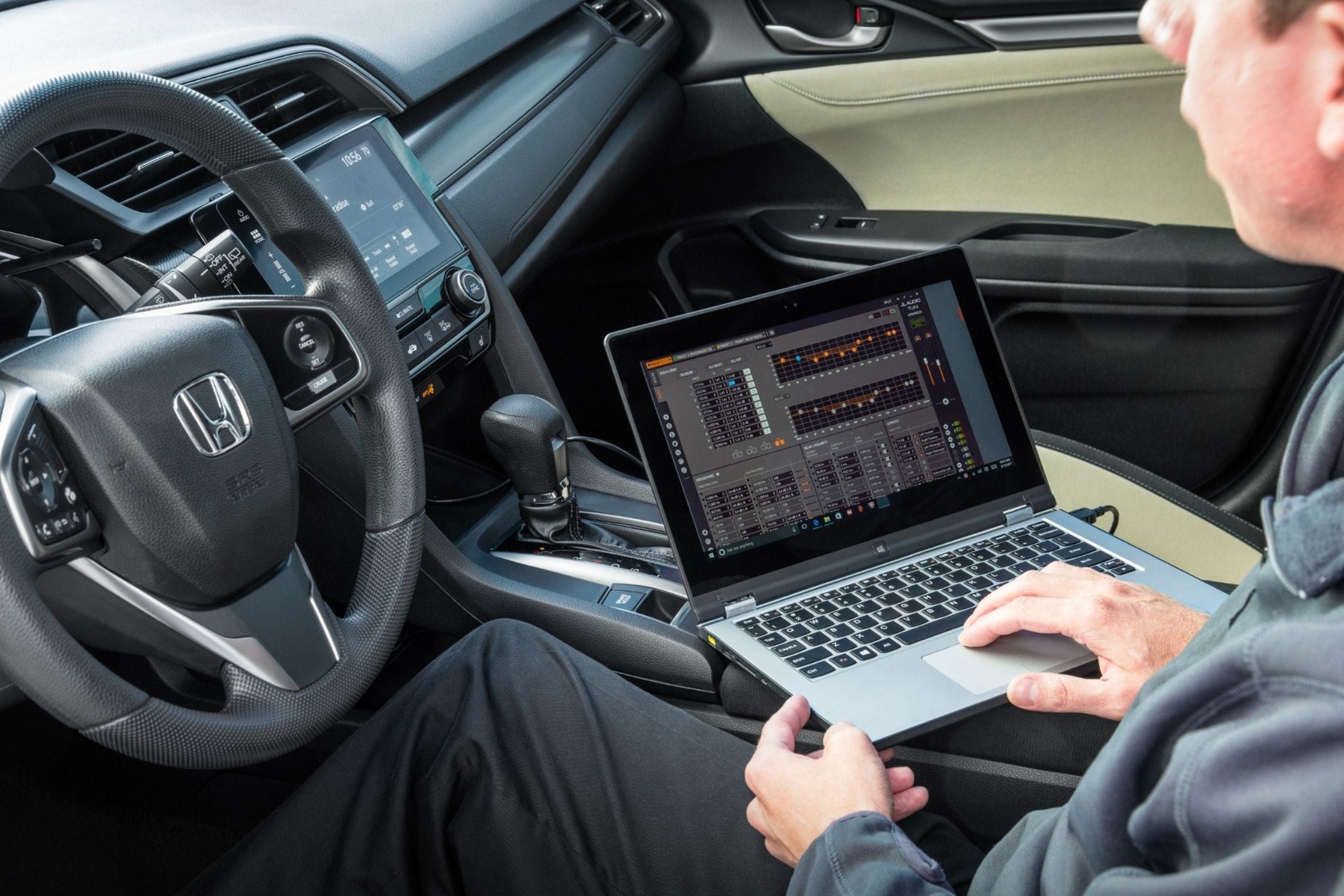 JL Audio TwK-D8 system tuning DSP controlled.