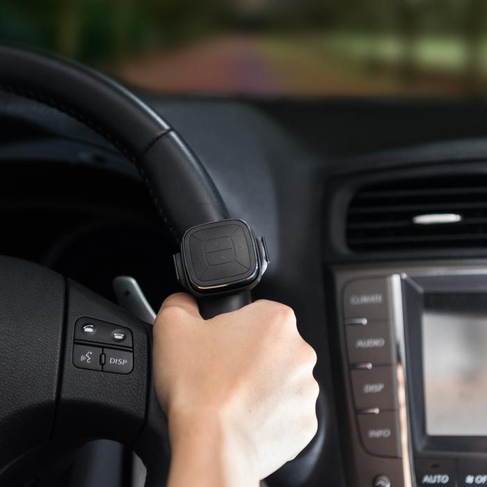 Tunai Button Bluetooth controller.